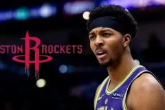 字母哥亲哥加盟NBA雄鹿队首秀0分0板，保障合同引发热议